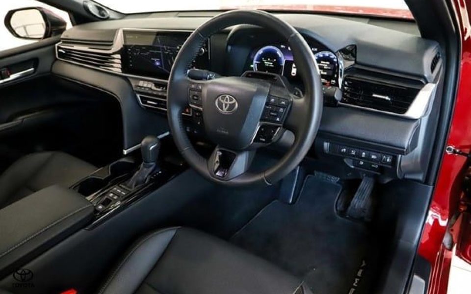 2025 Toyota Camry SL