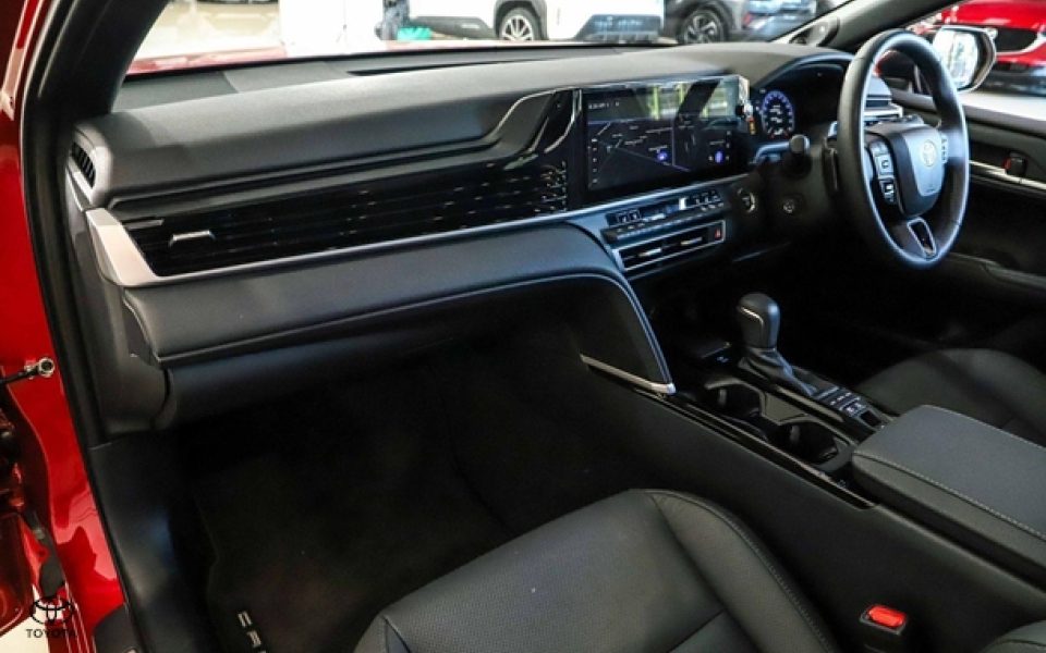 2025 Toyota Camry SL