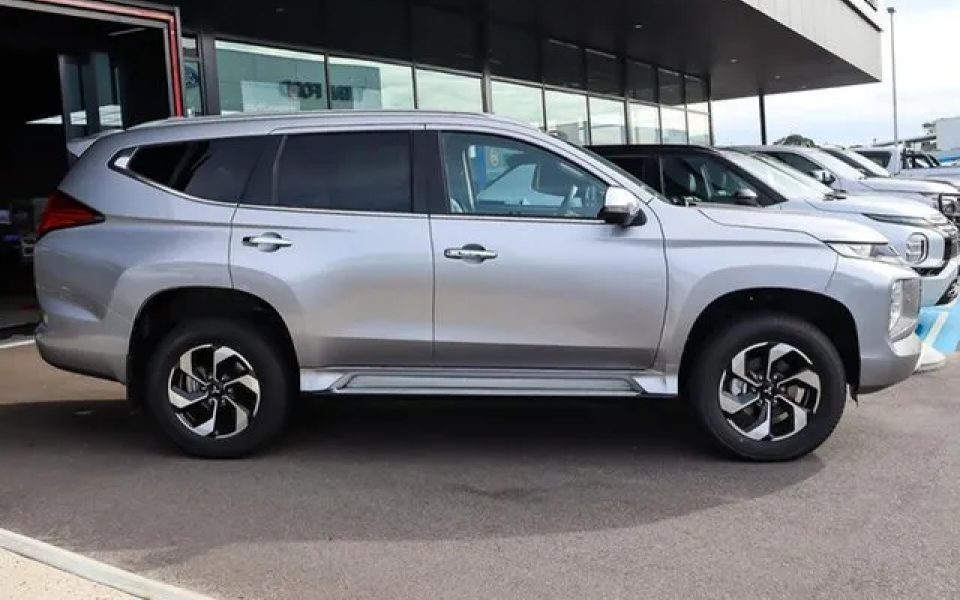 2024 Mitsubishi Pajero QG MY25 Exceed (4WD) 7 Seat Blade Silver 8 Speed Automatic