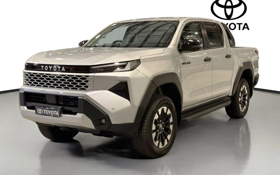 2025 Toyota Hilux SR5