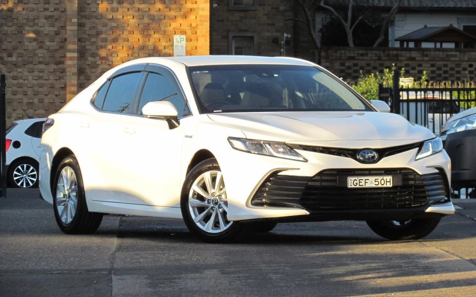 2022 Toyota Camry Hybrid Ascent