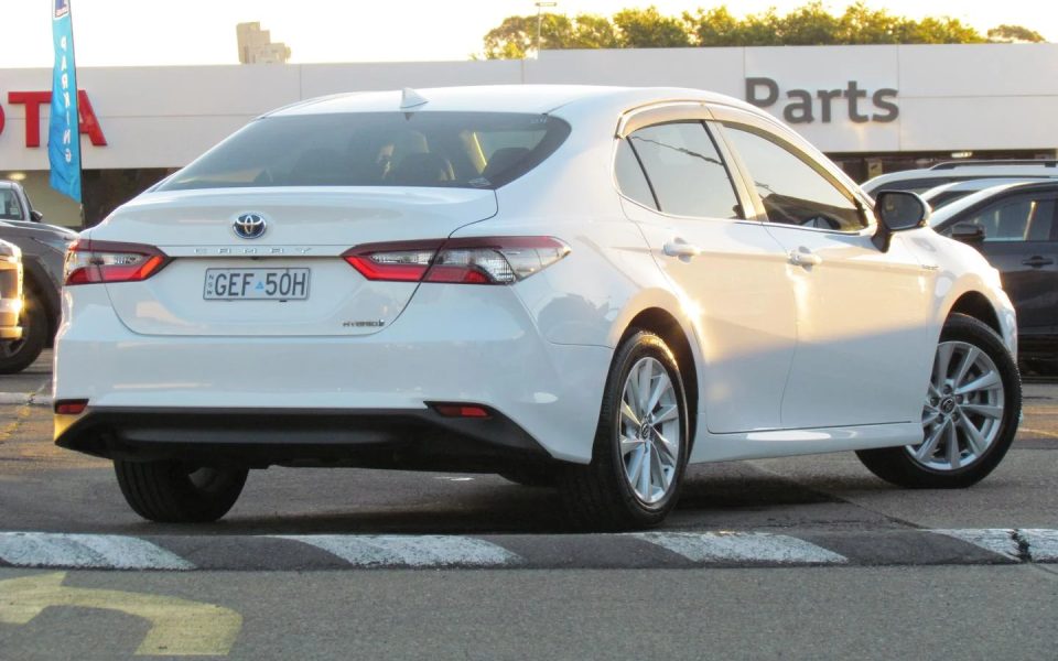2022 Toyota Camry Hybrid Ascent