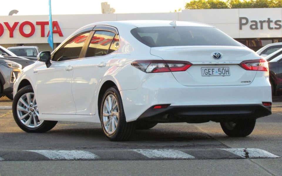 2022 Toyota Camry Hybrid Ascent