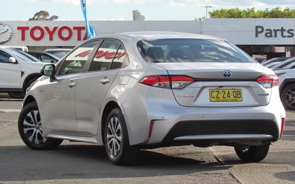 2021 Toyota Corolla Sedan Hybrid Ascent Sport