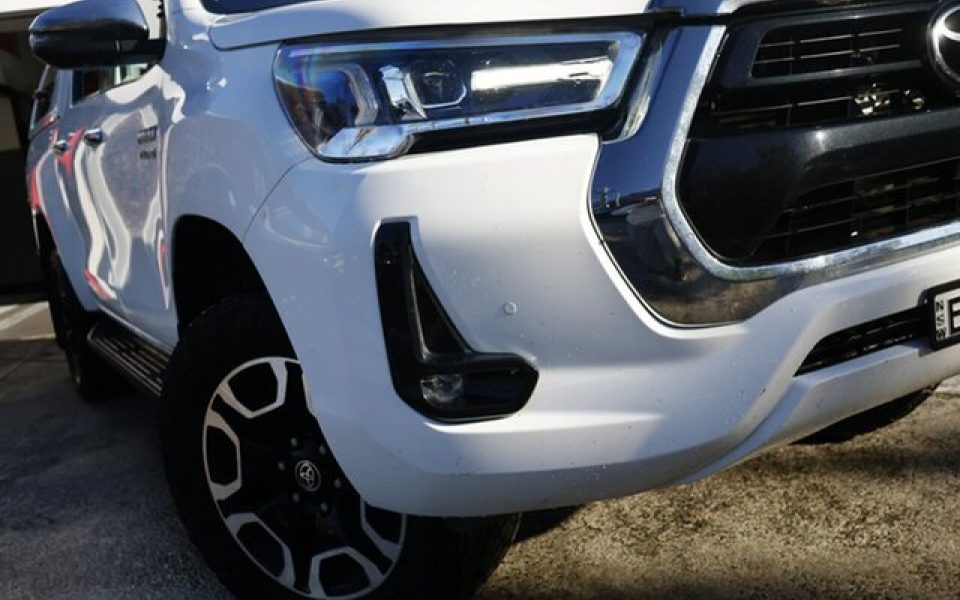 2023 Toyota Hilux 4x4 SR5