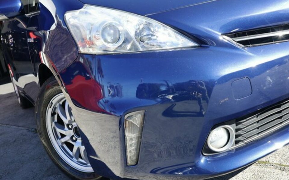 2013 Toyota Prius v L1