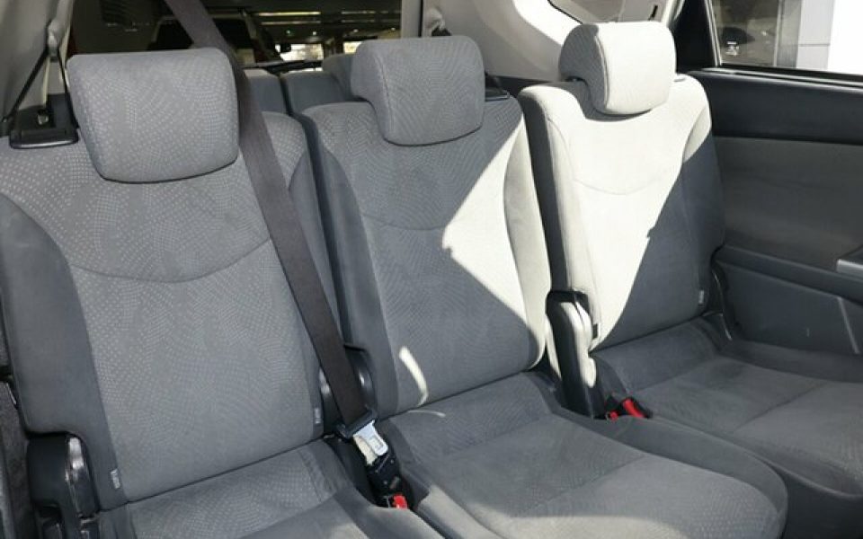 2013 Toyota Prius v L1