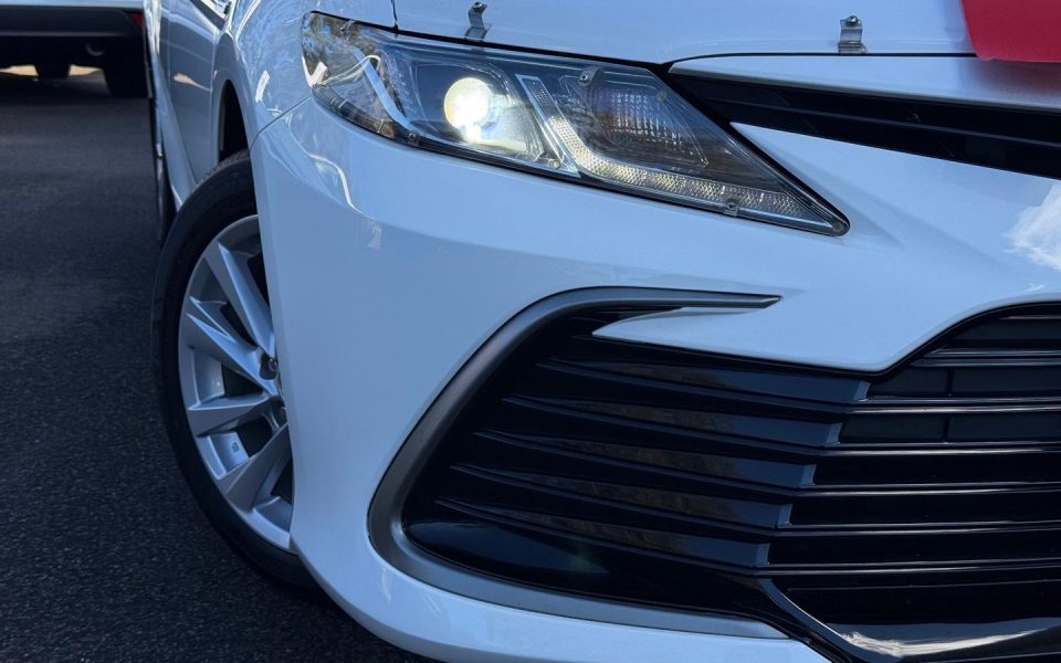 2022 Toyota Camry Hybrid Ascent