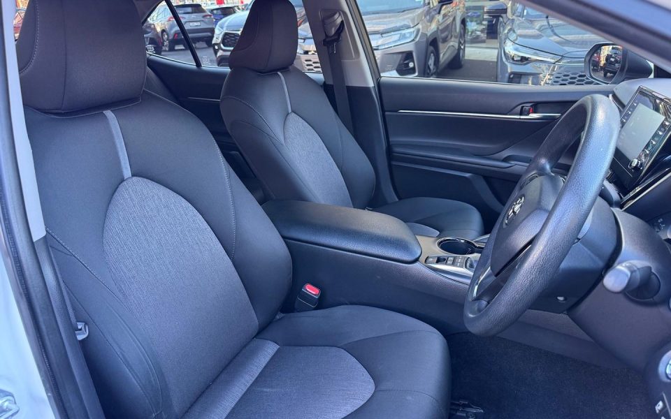 2022 Toyota Camry Hybrid Ascent