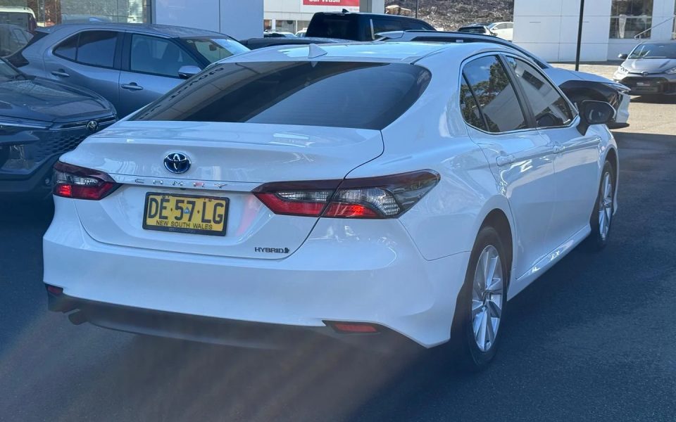 2022 Toyota Camry Hybrid Ascent