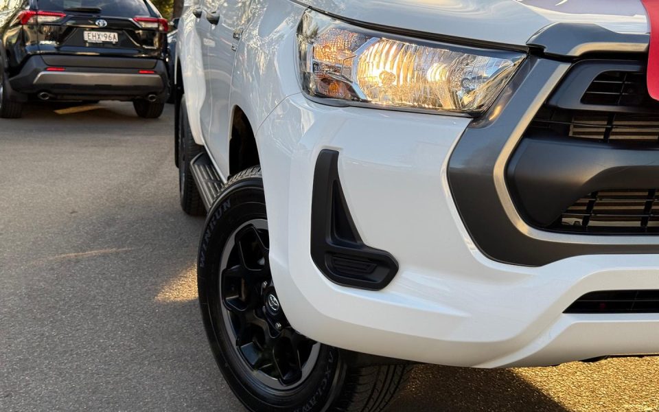 2022 Toyota Hilux SR