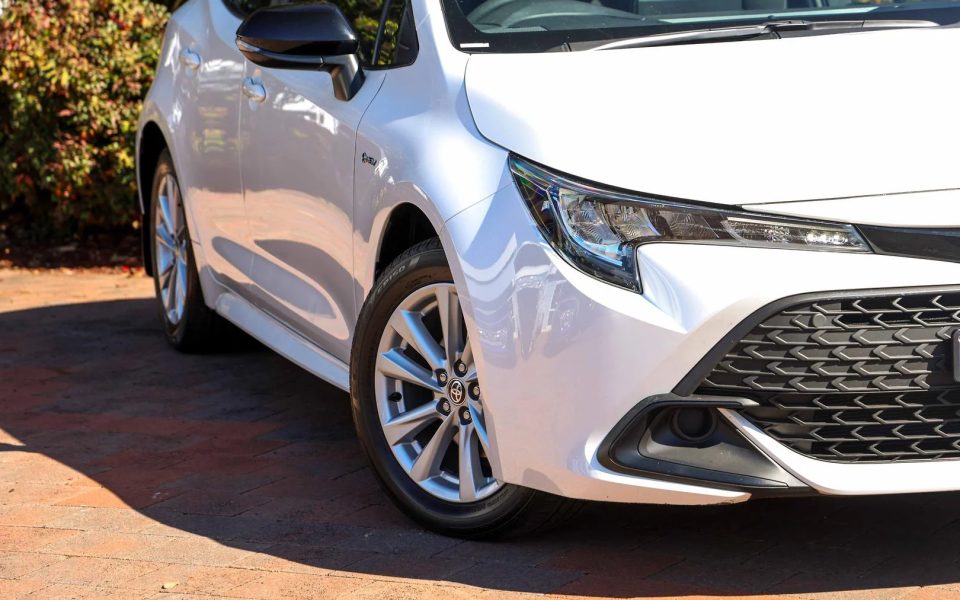 2025 TOYOTA Corolla Hatch Hybrid Ascent Sport