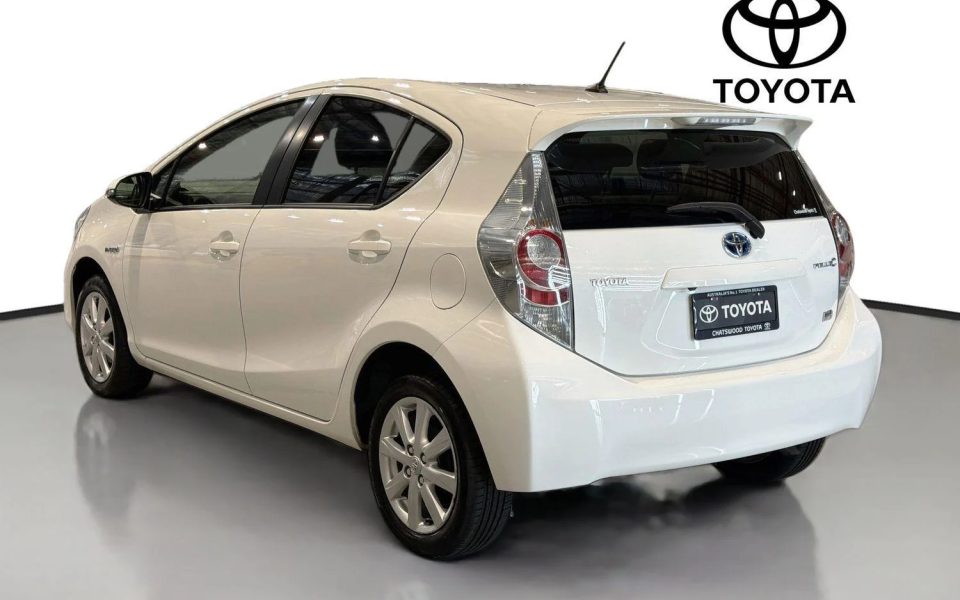 2014 Toyota Prius c i-Tech