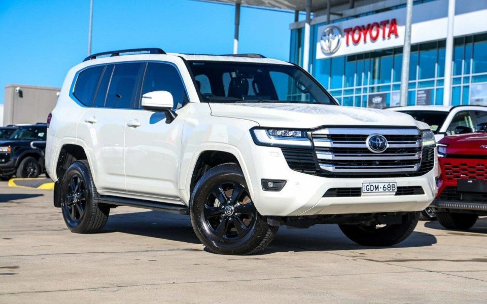 2023 Toyota Landcruiser VX