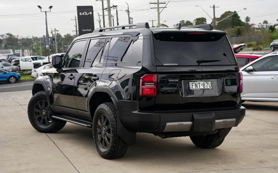 2024 Toyota Landcruiser Prado Altitude