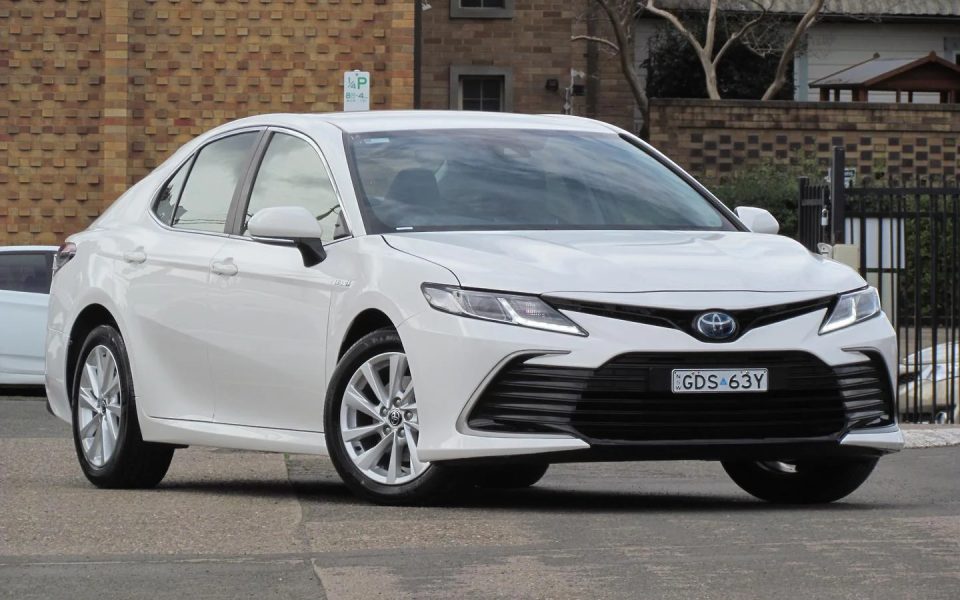 2022 Toyota Camry Hybrid Ascent