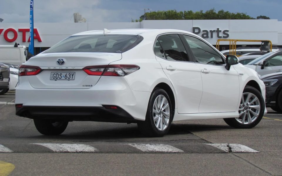 2022 Toyota Camry Hybrid Ascent