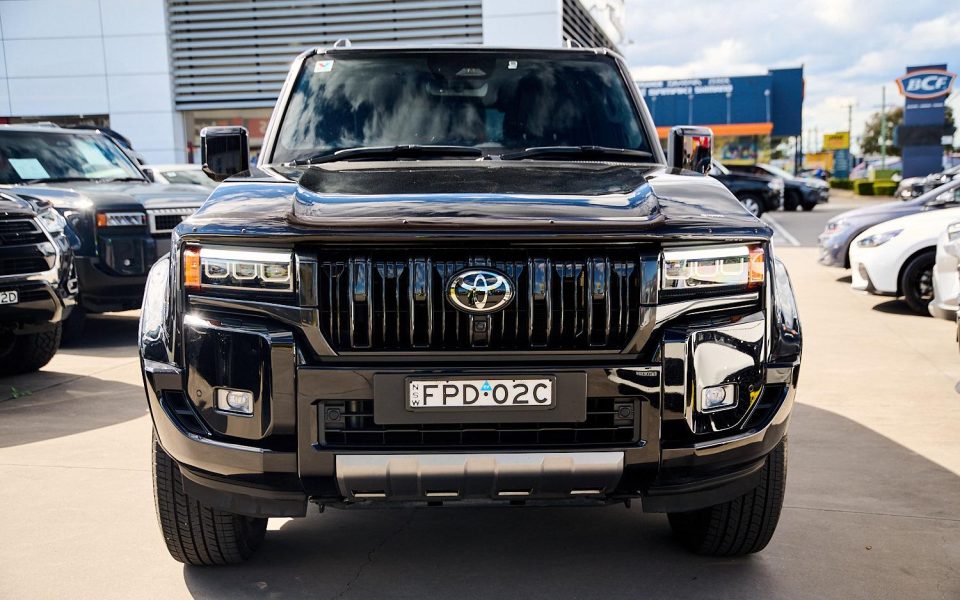 2025 Toyota Prado VX