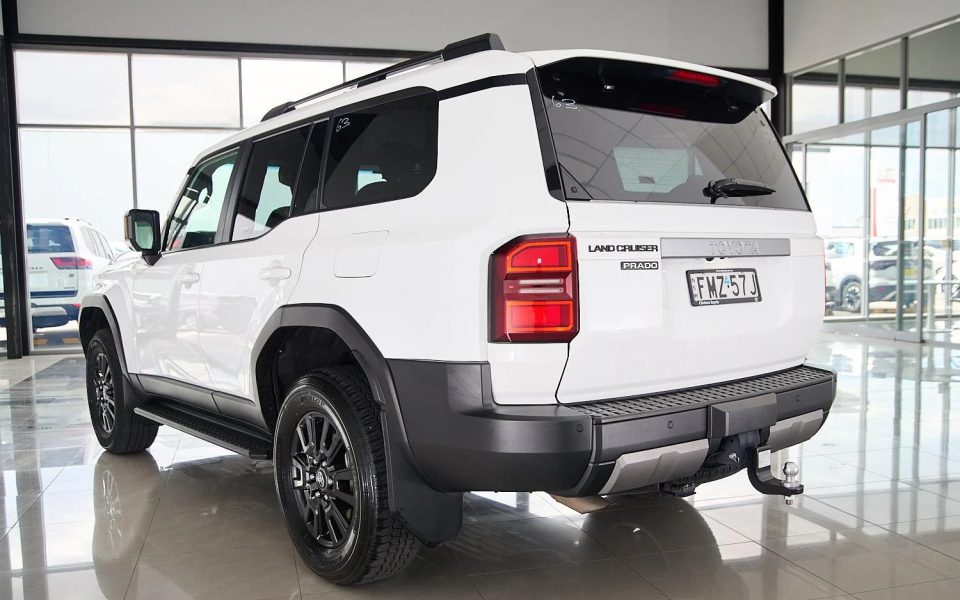 2024 Toyota Prado GXL