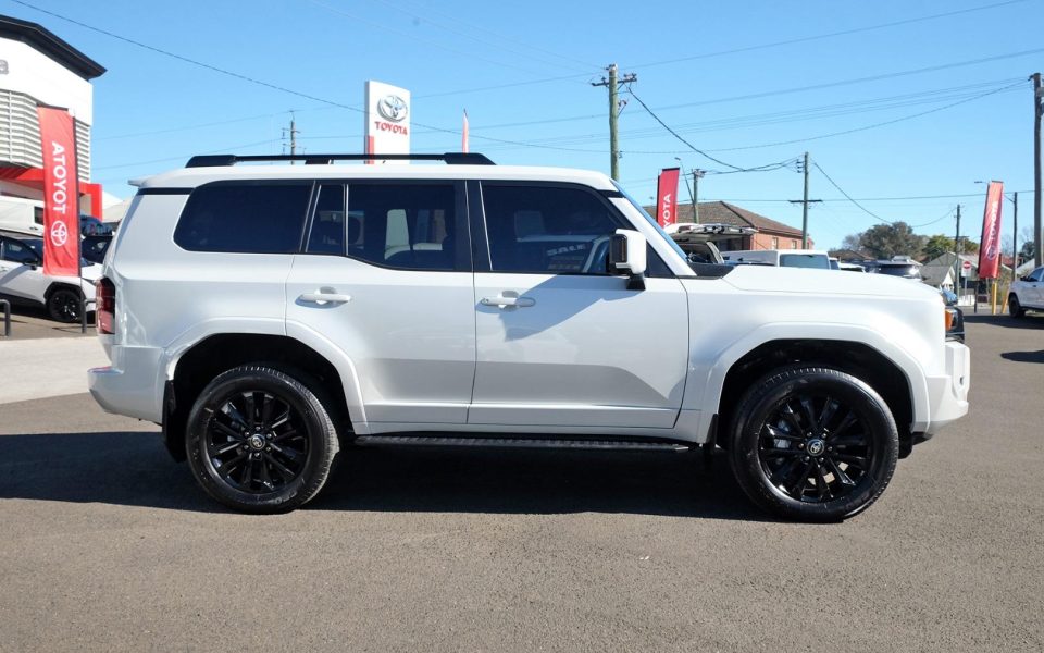 2024 Toyota PRADO VX