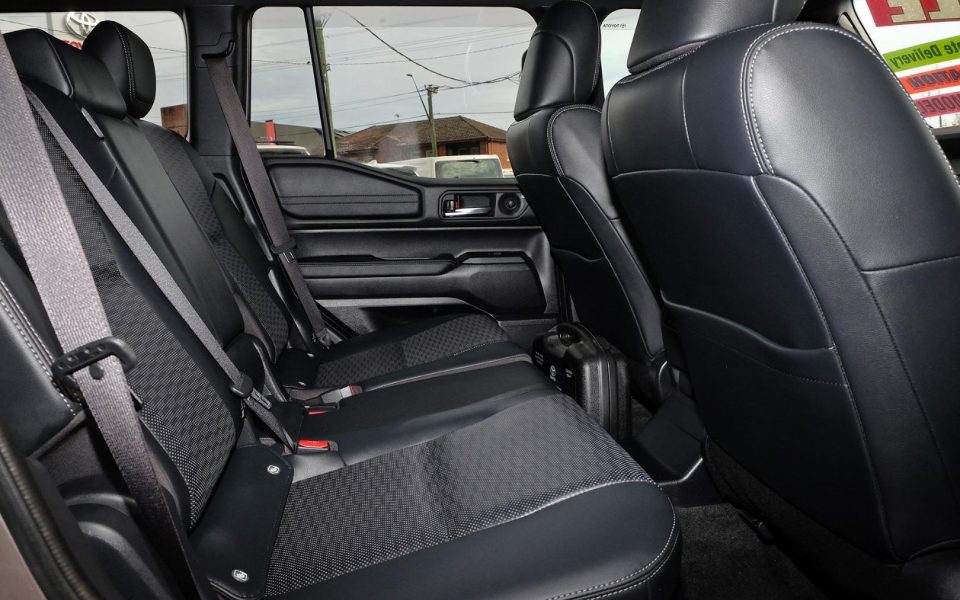 2025 Toyota PRADO VX