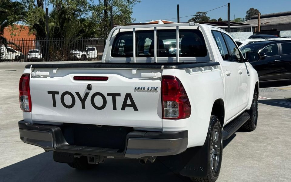 2022 Toyota HiLux 4x4 SR