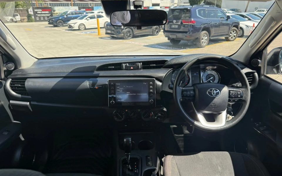 2022 Toyota HiLux 4x4 SR