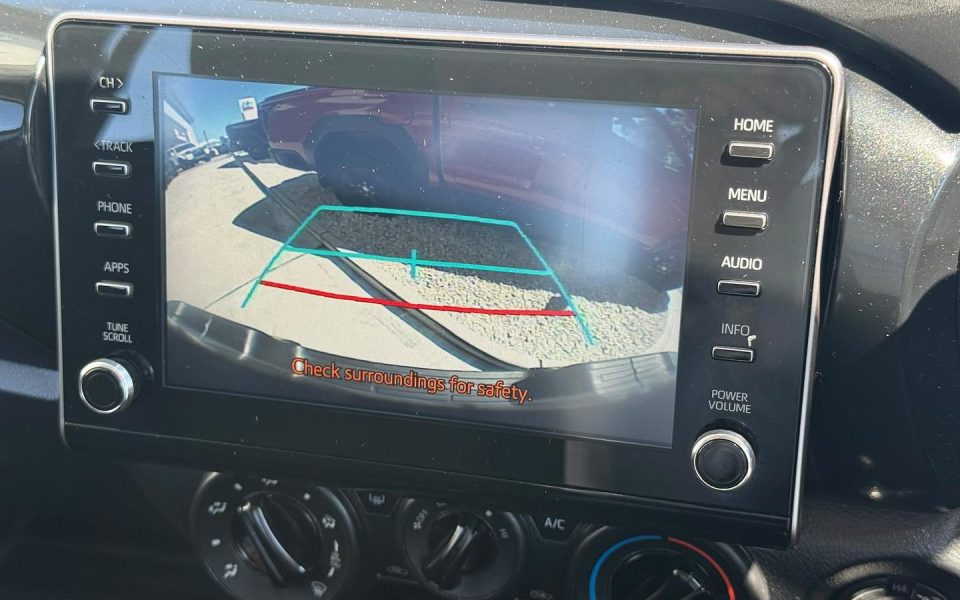 2022 Toyota HiLux 4x4 SR