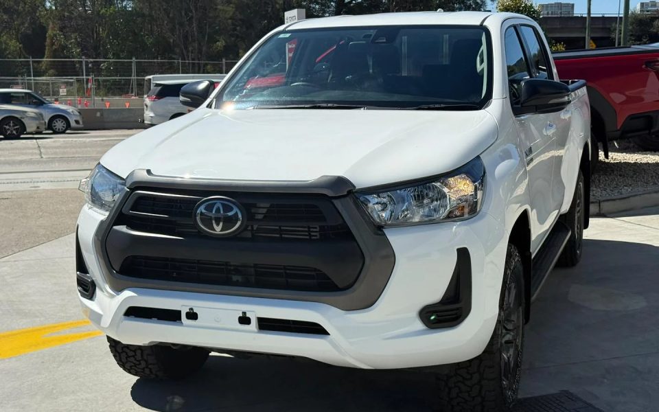 2022 Toyota HiLux 4x4 SR