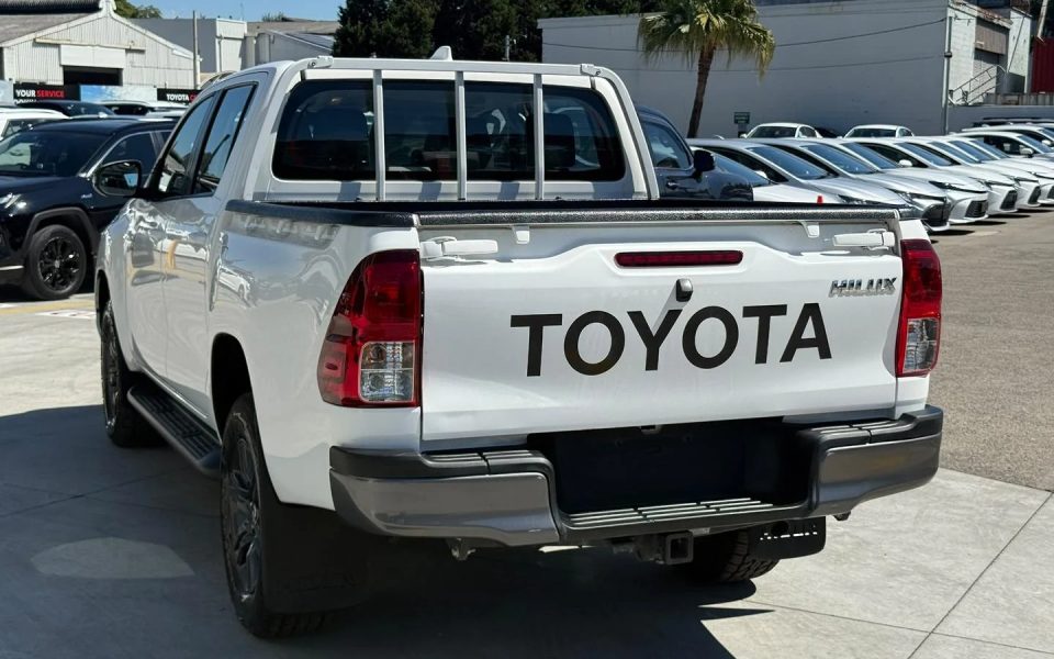 2022 Toyota HiLux 4x4 SR
