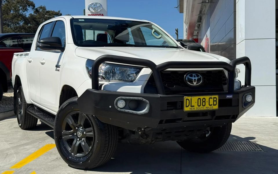 2024 Toyota HiLux 4x4 SR