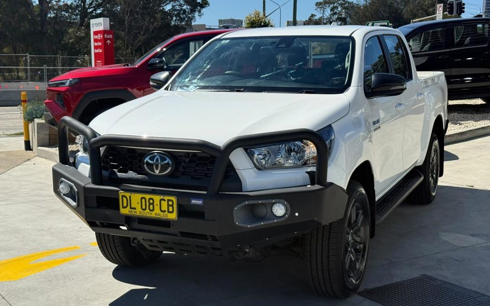2024 Toyota HiLux 4x4 SR