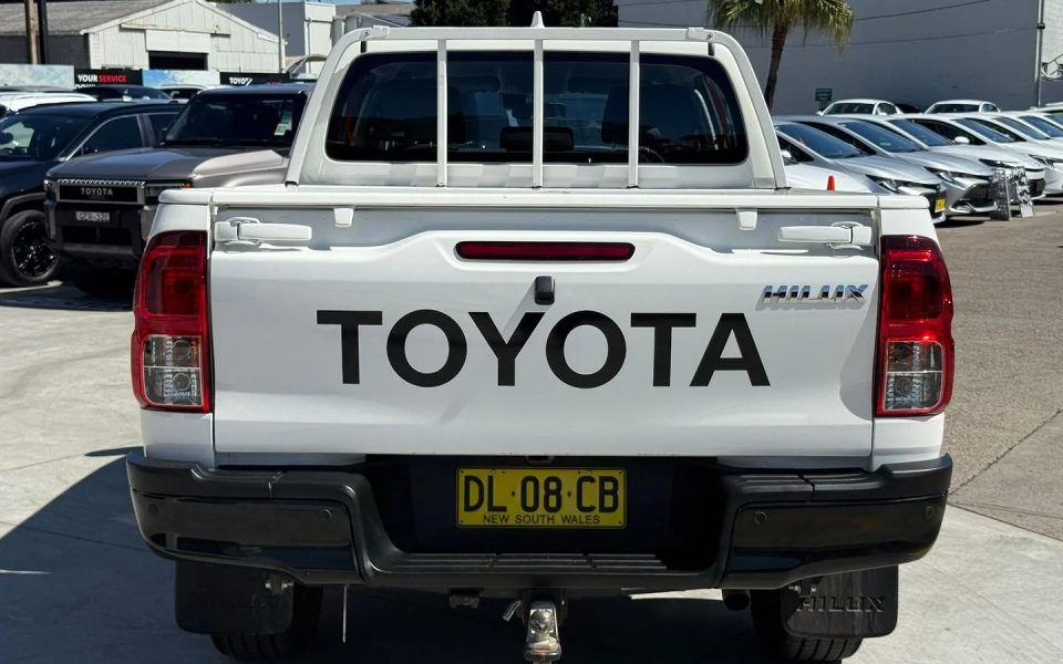 2024 Toyota HiLux 4x4 SR