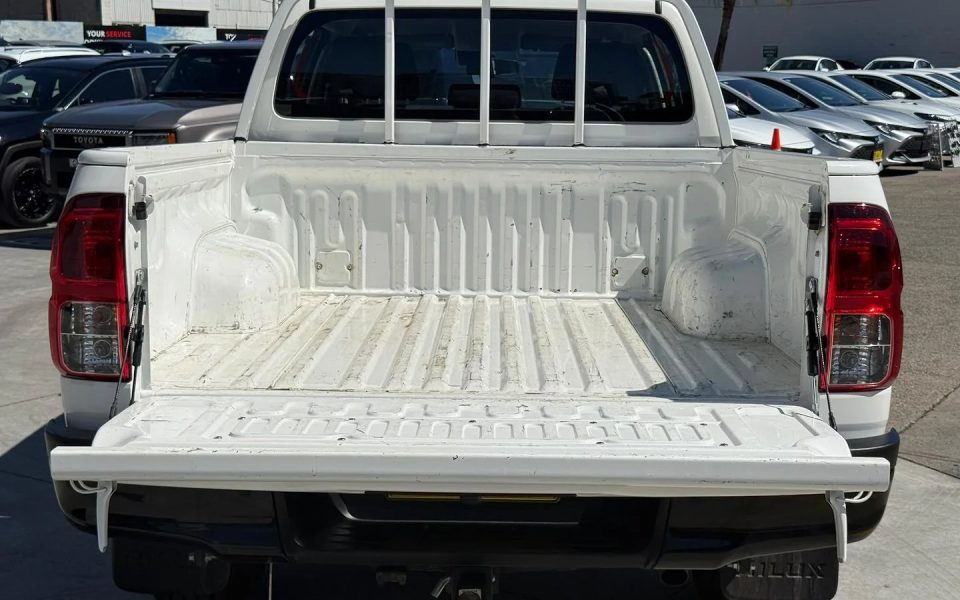 2024 Toyota HiLux 4x4 SR