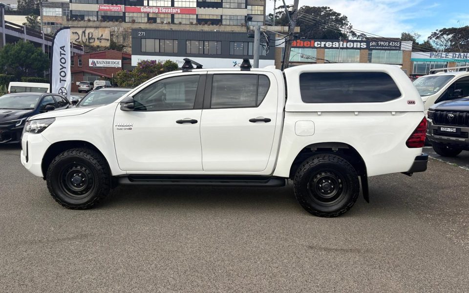2021 Toyota Hilux SR