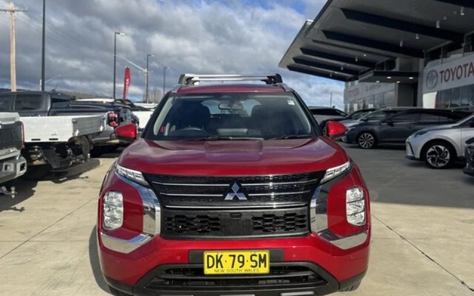 2024 MITSUBISHI OUTLANDER PHEV ES