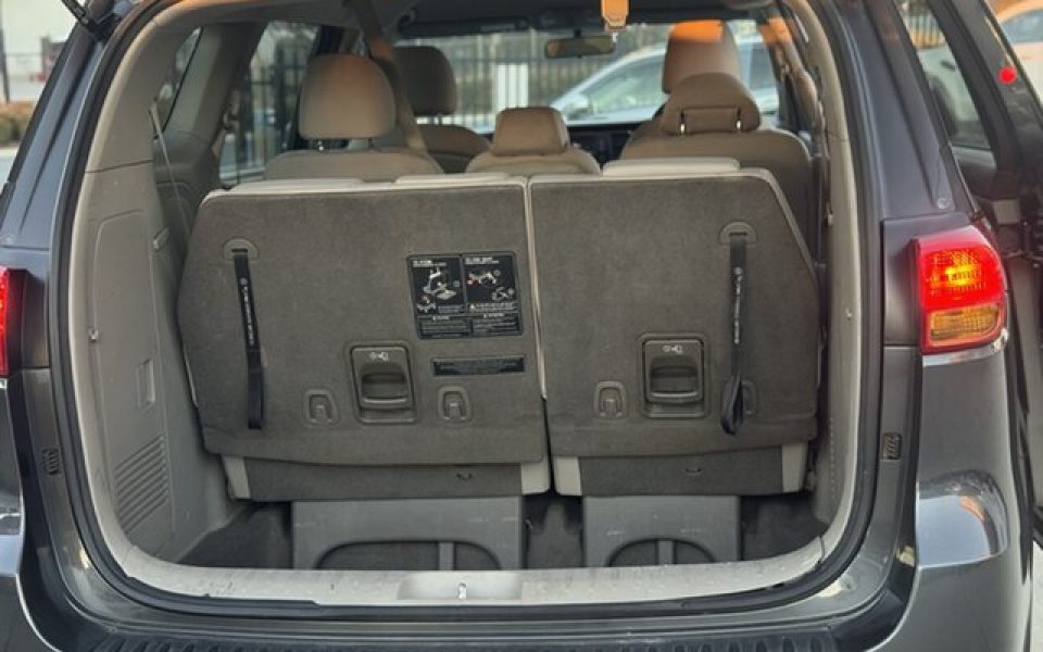 2017 Kia Carnival S