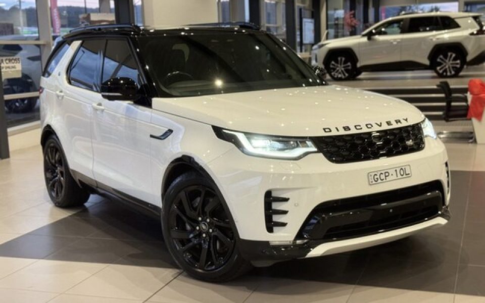 2021 Land Rover Discovery D300 R-Dynamic SE