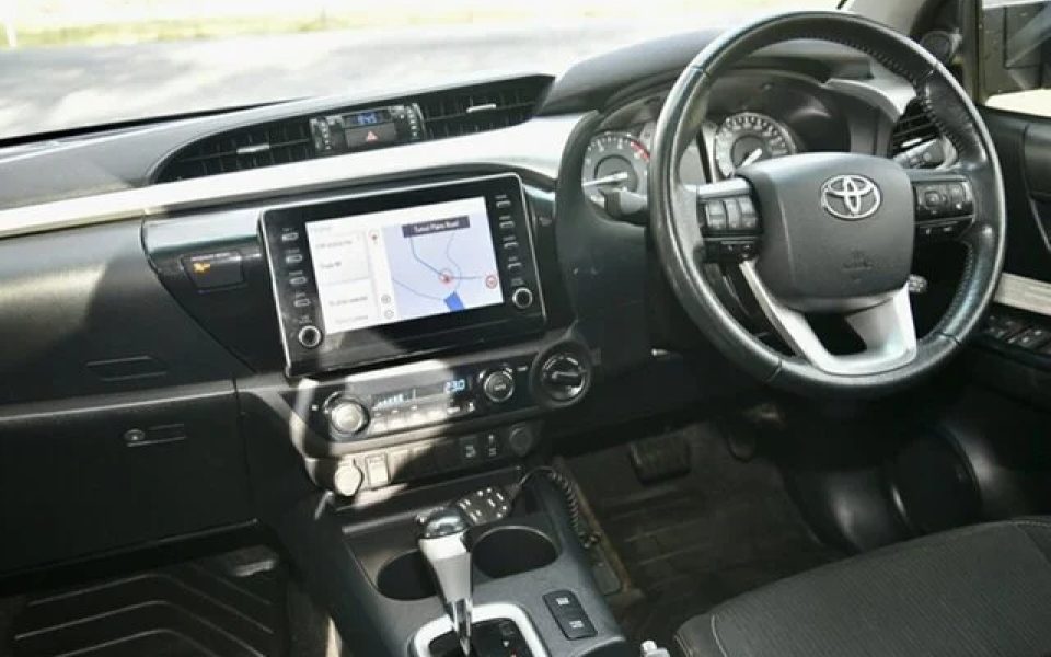 2020 Toyota Hilux SR5