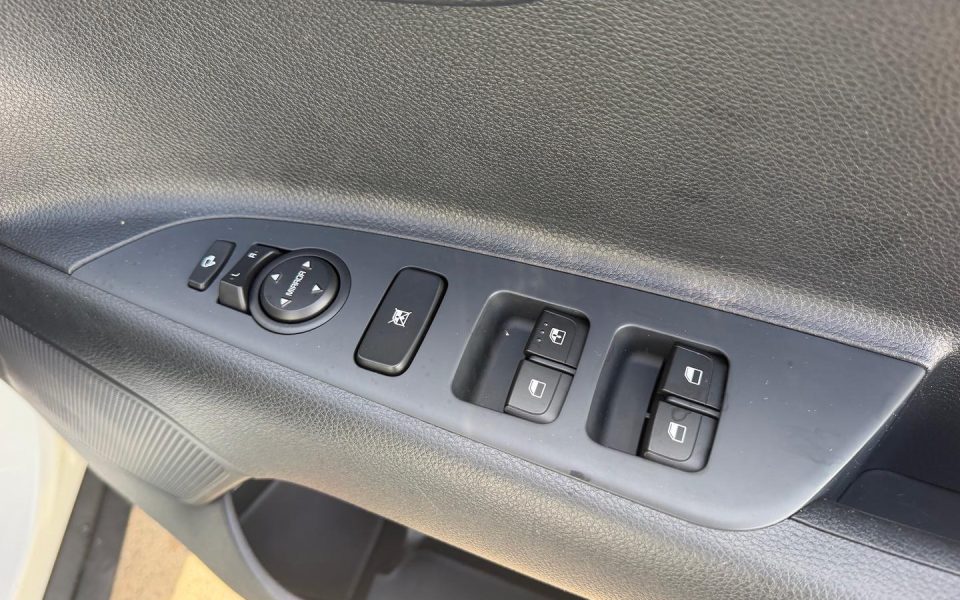 2025 Kia STONIC S