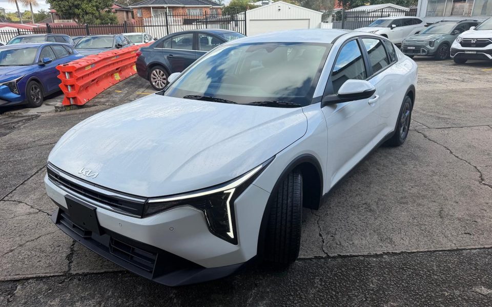 2025 Kia K4 S