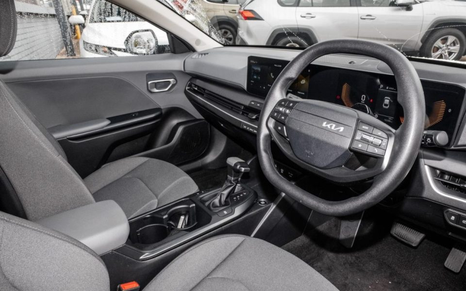 2025 Kia K4 S