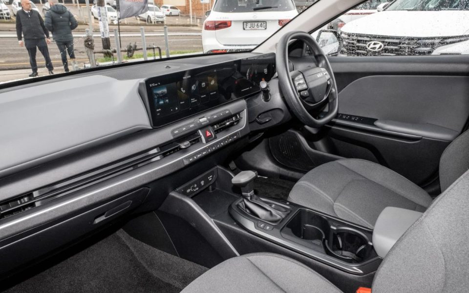 2025 Kia K4 S
