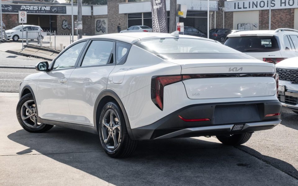 2025 Kia K4 S