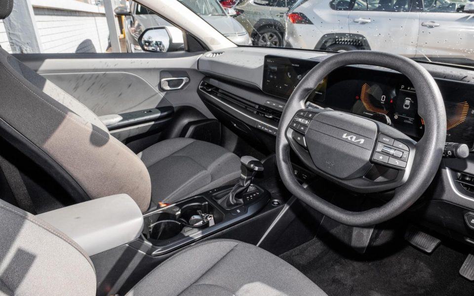 2025 Kia K4 S