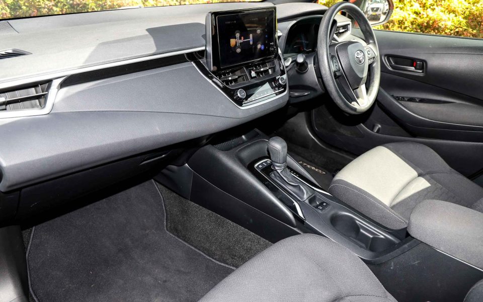 2023 TOYOTA Corolla Hatch Hybrid Ascent Sport