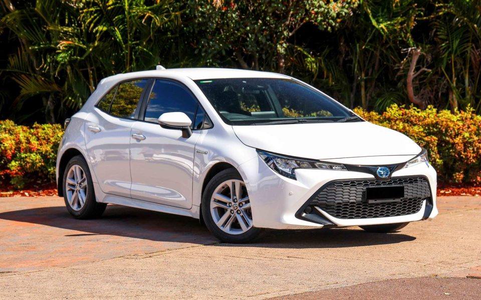 2020 TOYOTA Corolla Hatch Hybrid Ascent Sport
