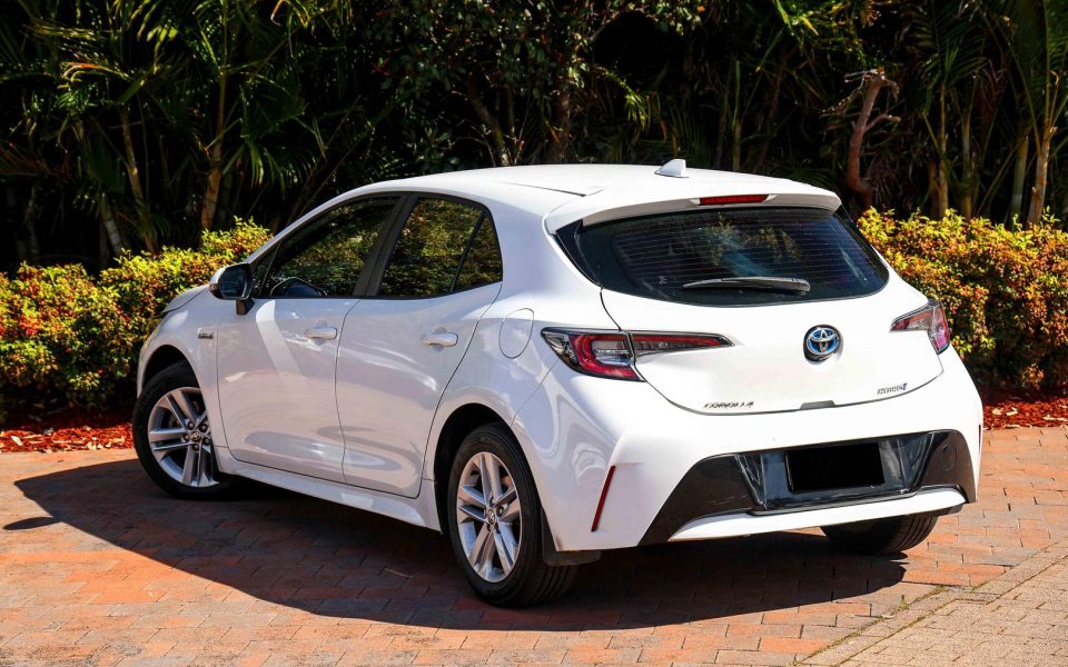 2020 TOYOTA Corolla Hatch Hybrid Ascent Sport