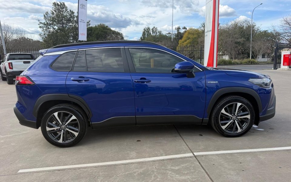 2023 Toyota Corolla Cross Hybrid Atmos AWD