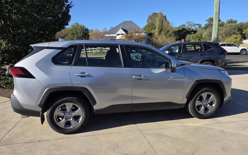 2022 Toyota RAV4 GX-2WD